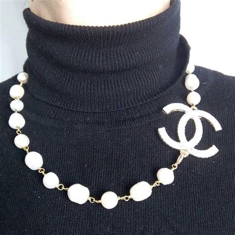 collana tipo chanel milano|Chanel collane.